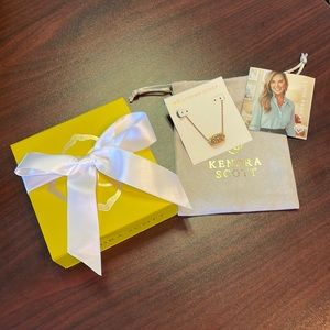 Kendra Scott necklace